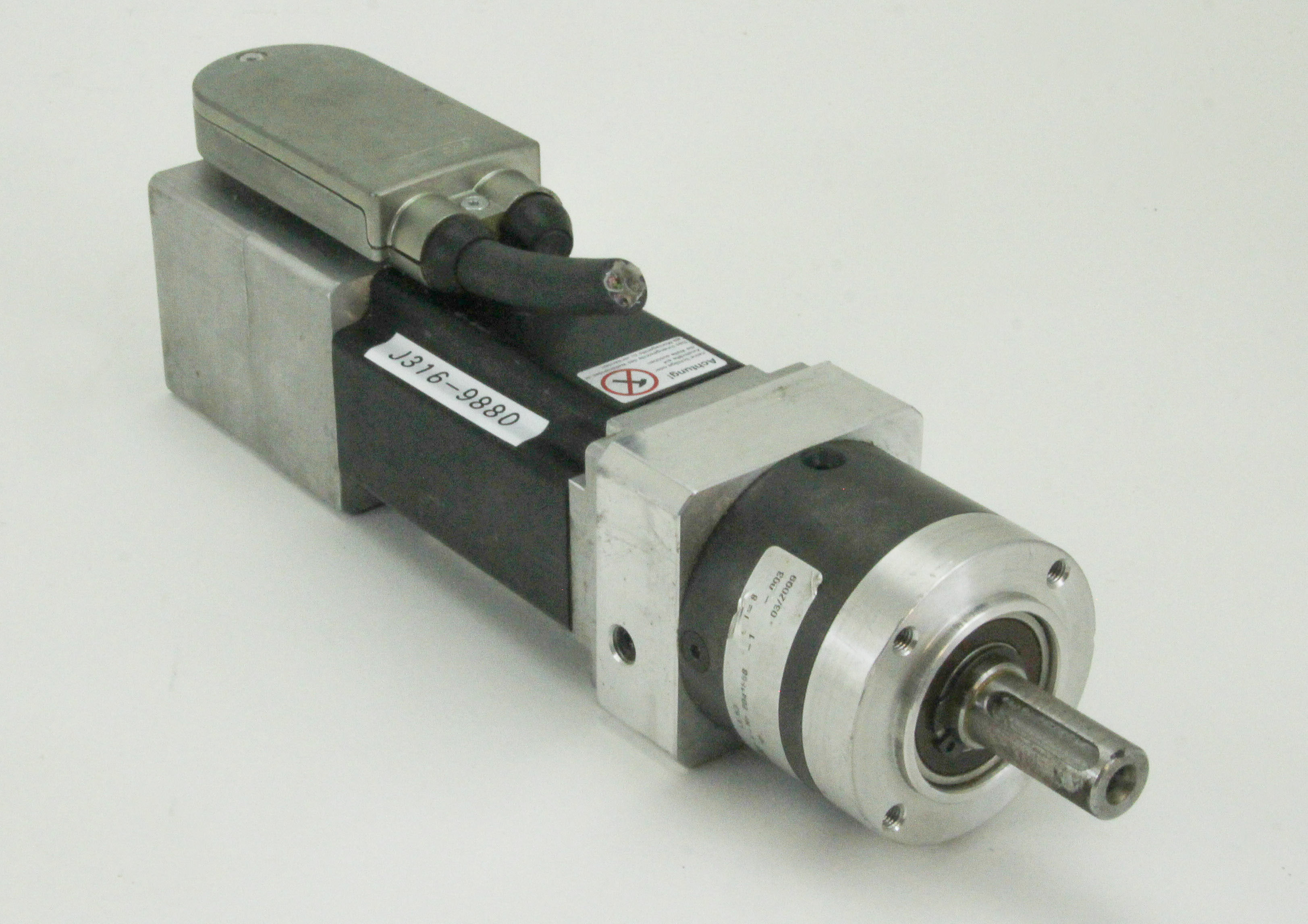9880 BAUMULLER SERVO MOTOR, 00413046 W/ NEUGART PLE 60